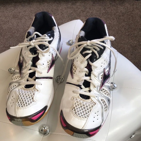 mizuno tornado 9 women's
